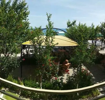 Hotel Harmony Family