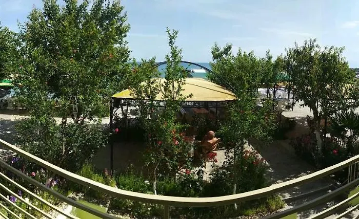 Hotel Harmony Family